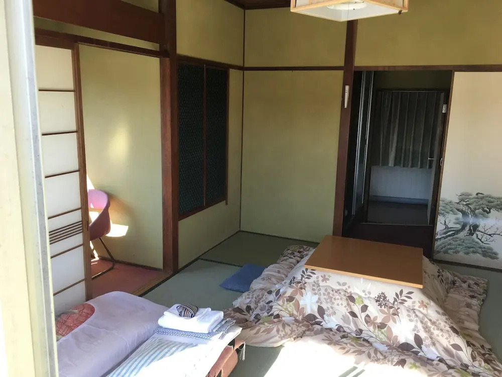 Miyoshiya Ryokan by null