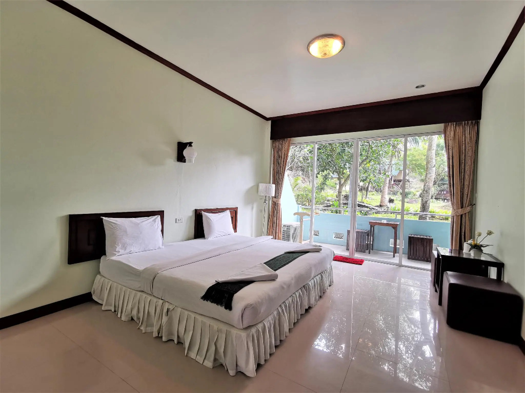 Superior Double room (full double bed)