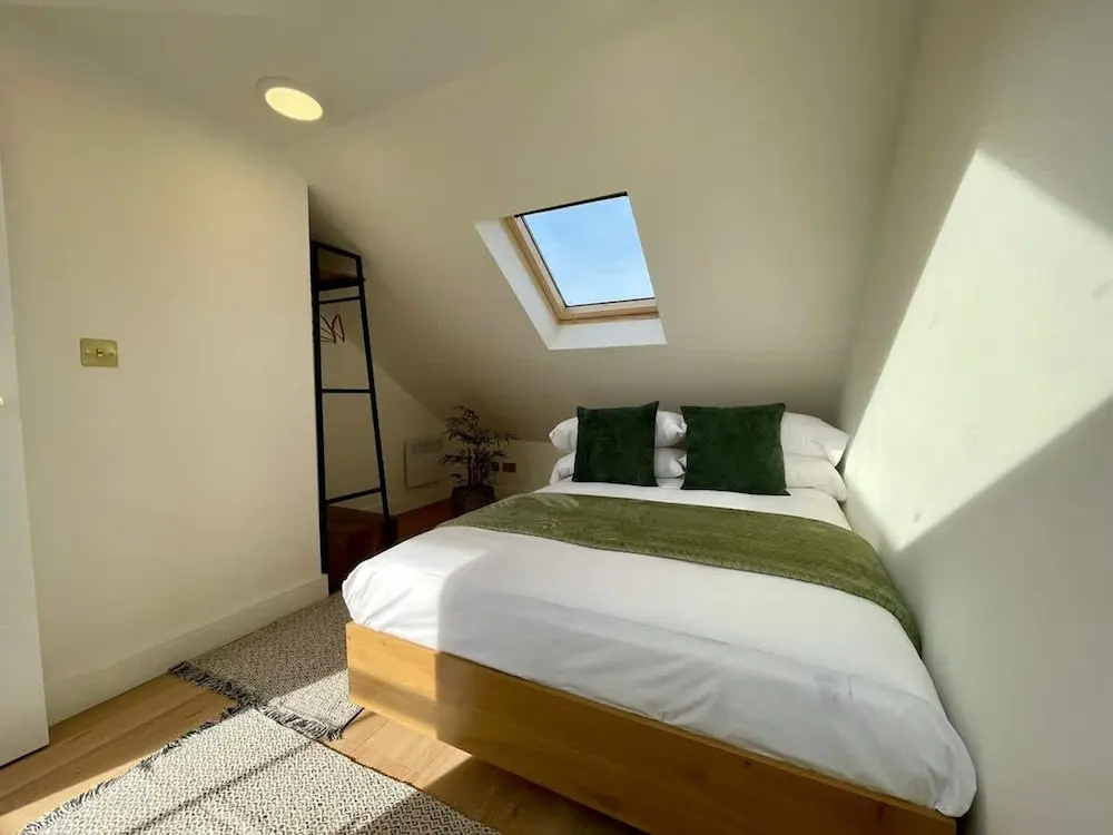 Canterbury Stay Modern Duplex 2 min to Station