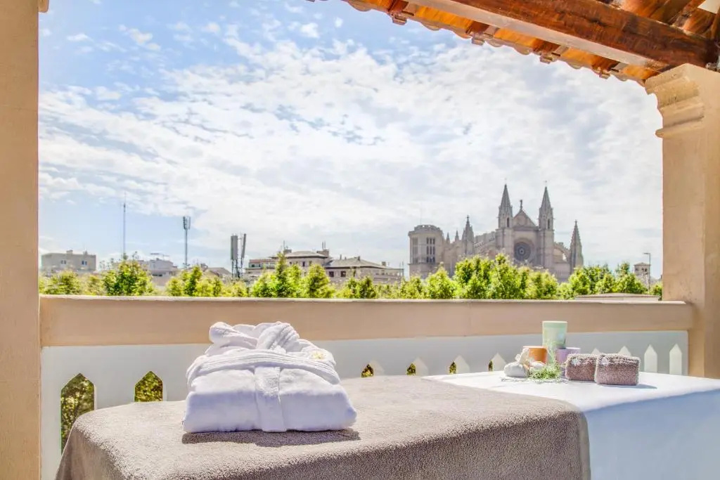 Balcony & Terrace