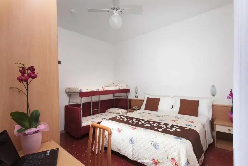 Standard Quadruple room