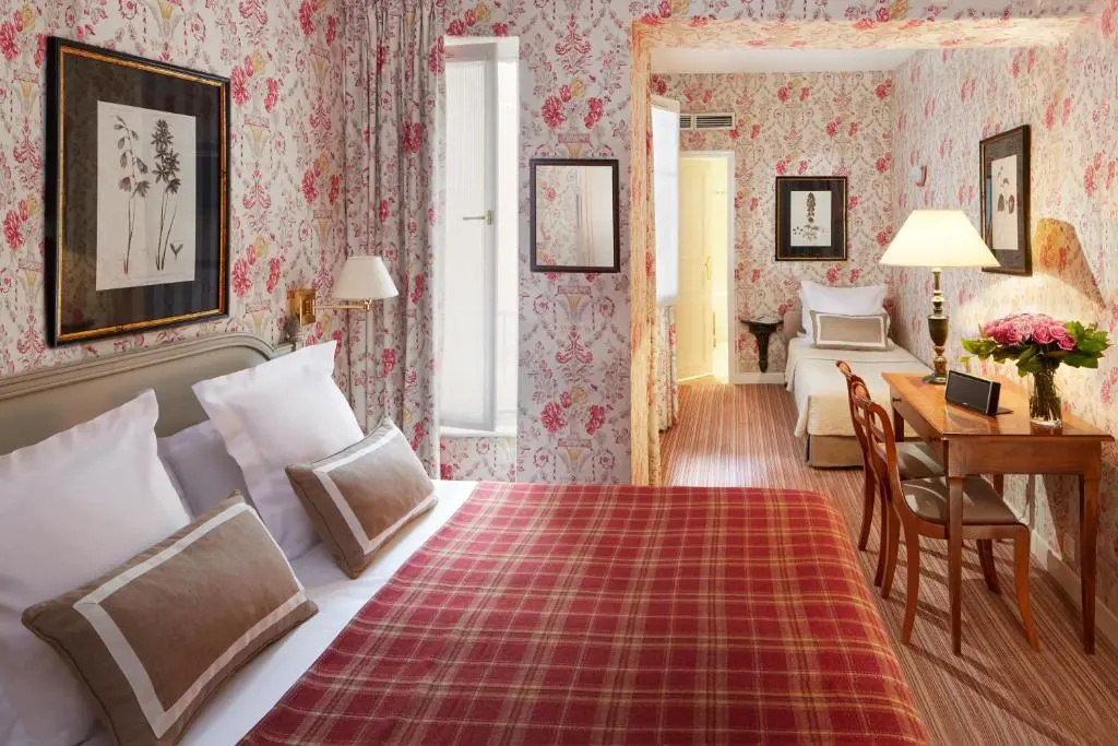 Relais Du Louvre 78