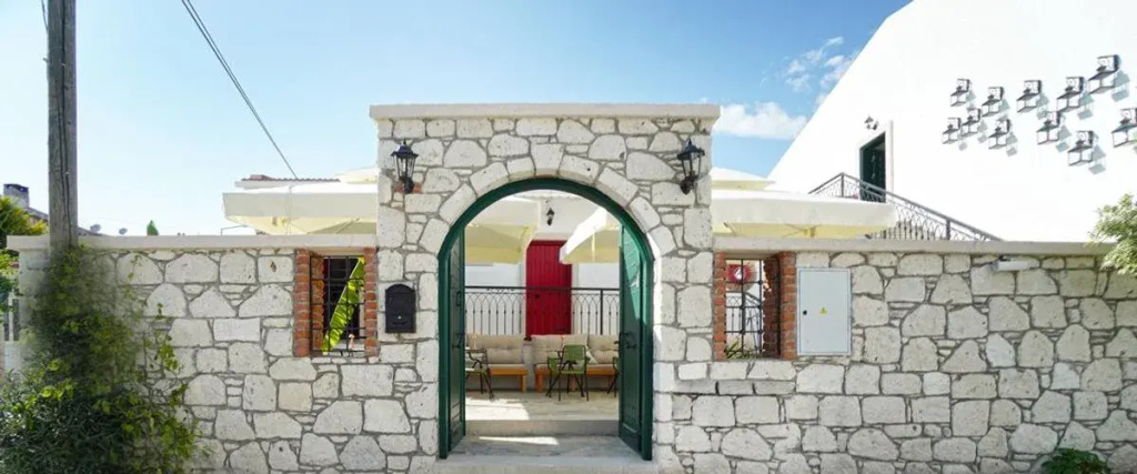 POM Alaçatı Boutique Otel