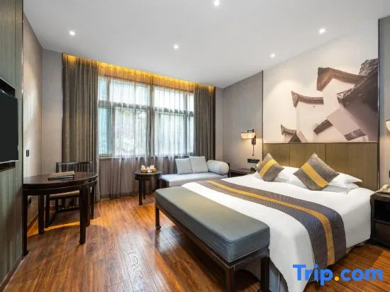 Deluxe Double room (full double bed)