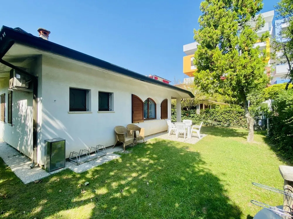 Rose in Bibione With 3 Bedrooms and 1 Bathrooms