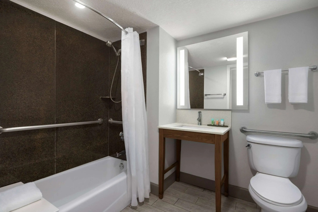 La Quinta Inn & Suites by Wyndham Oceanfront Daytona Beach - Général