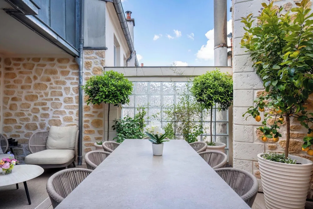Montmartre Residence 105