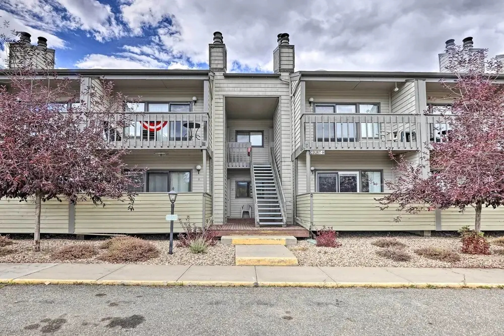 Cozy Mountain Fraser Condo w/ Pool & Hot Tub!