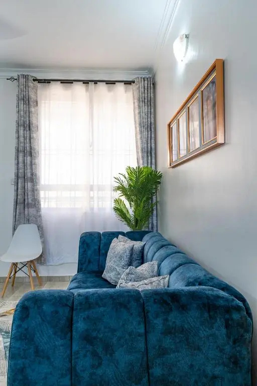 Teal House - 1 BR - 43 inch Smart TV - Hot shower