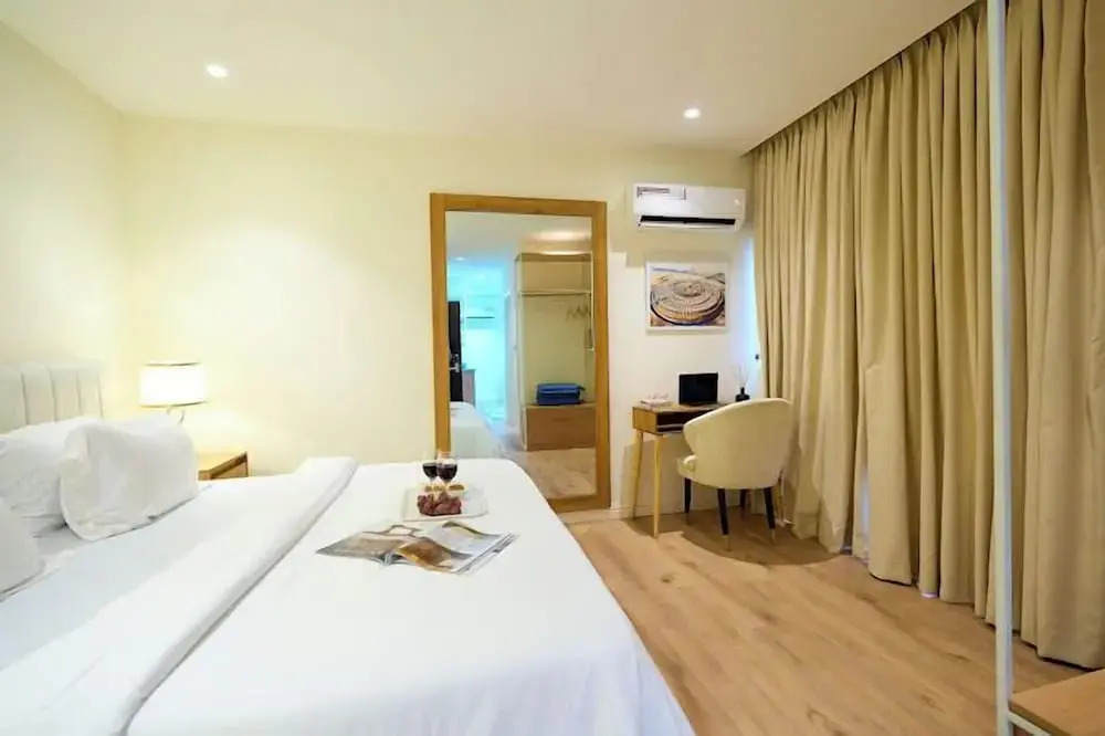 Stone House Apartment - фото 9