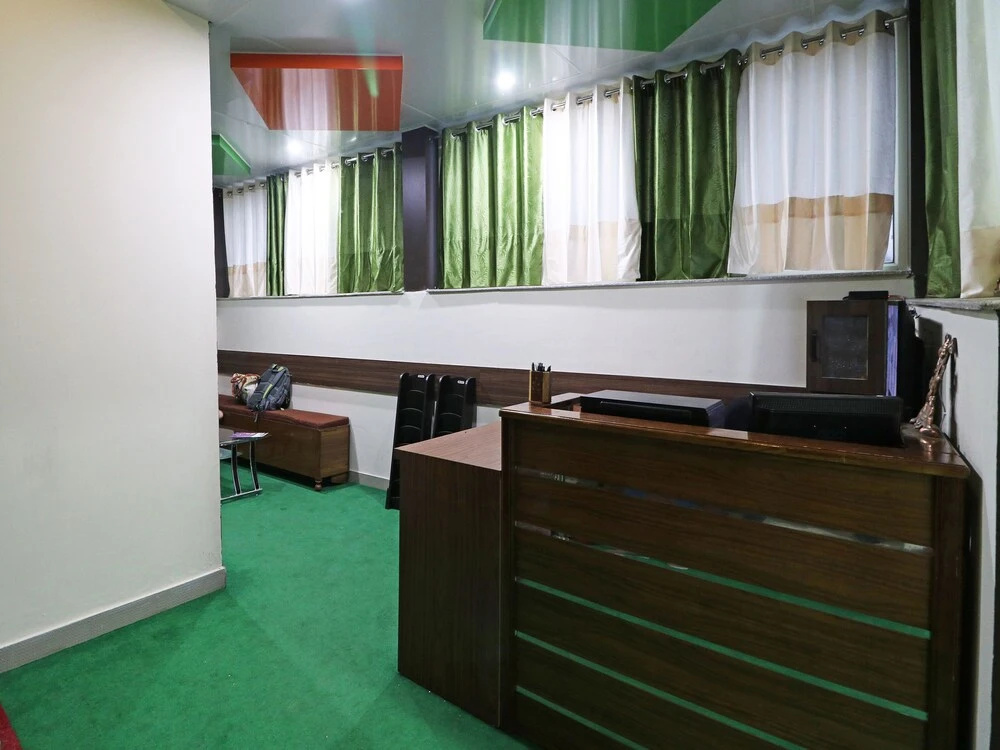Lobby & Reception