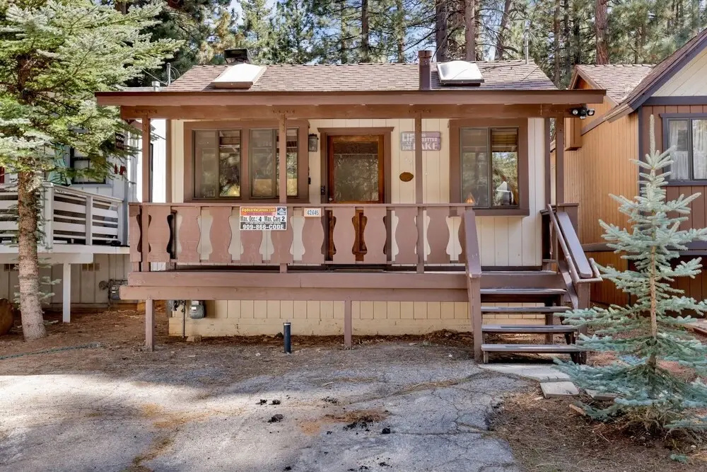 1836-moose Inn 2 Bedroom Home by RedAwning