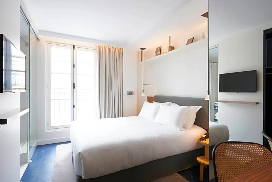 Premier Double room (full double bed)