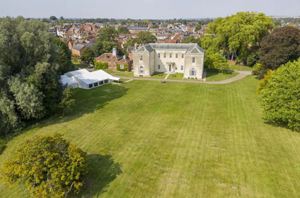 Hitchin Priory - Général