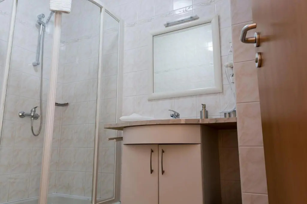 Standard Double room with balcony (full double bed)