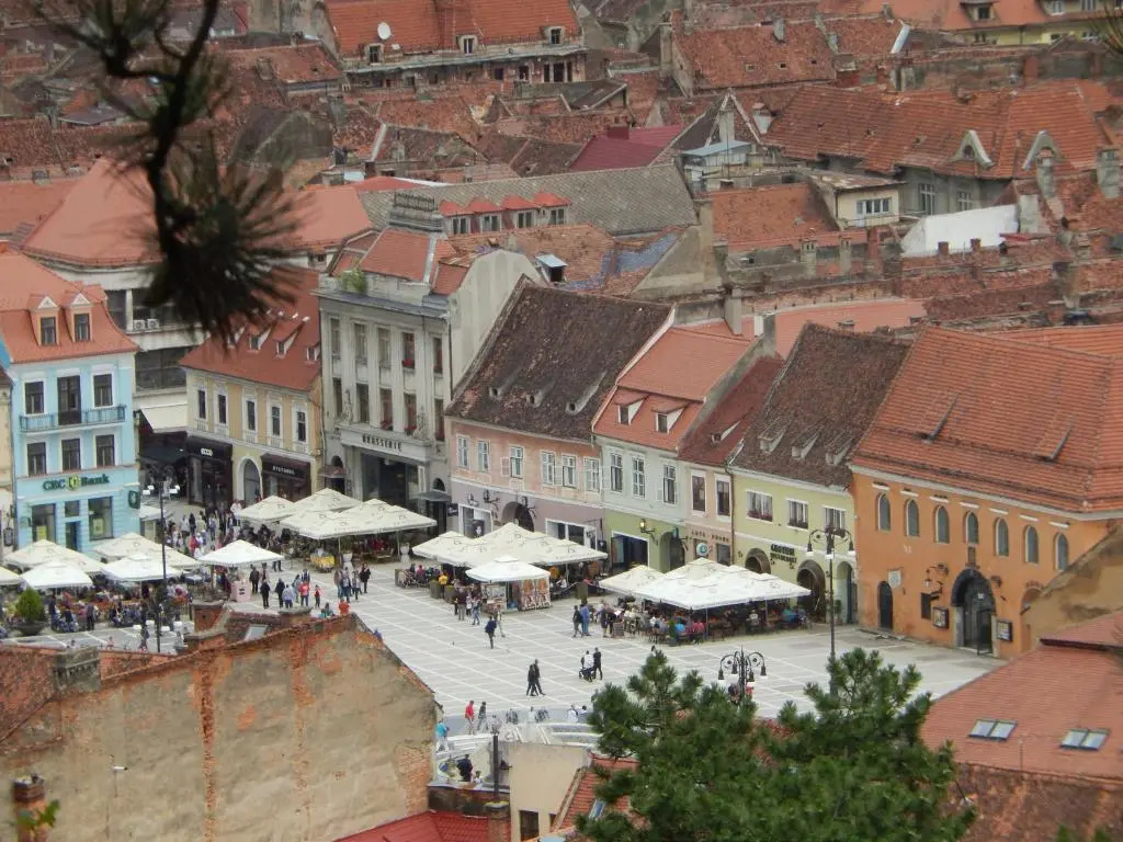 4 Rooms Piata Sfatului