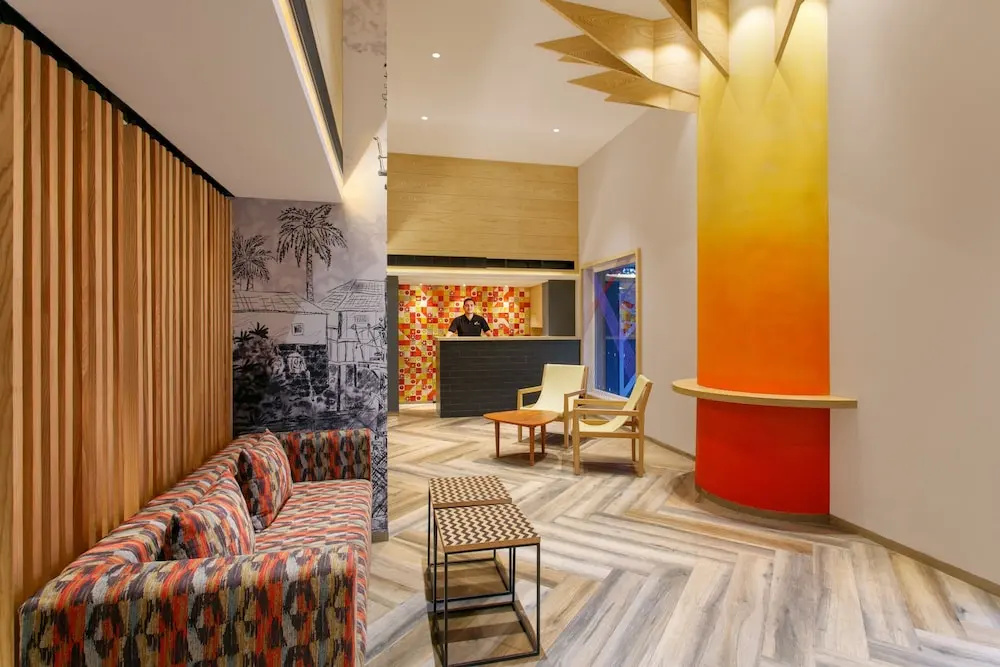 Lobby & Reception