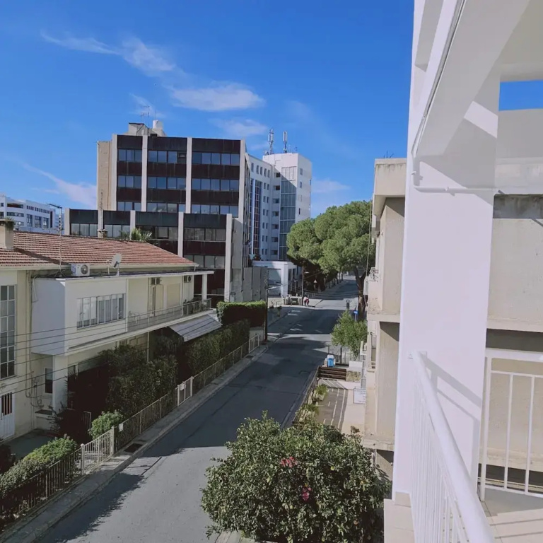 82 NIC - Stay Aurum Apartment