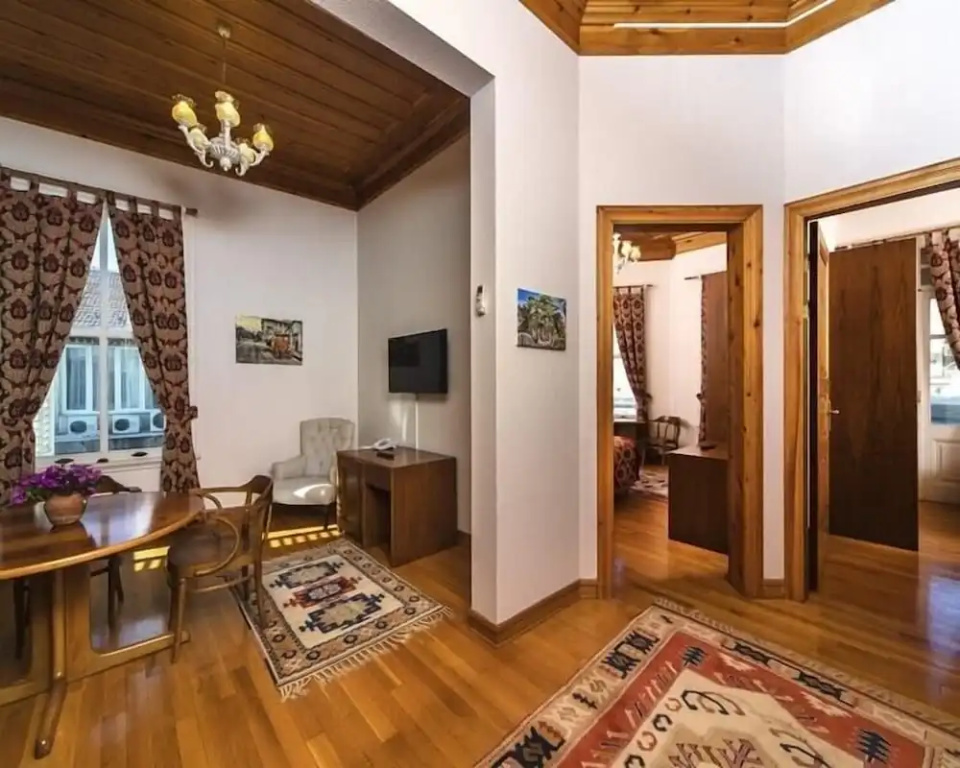 Отель Mom Hotel в Адаларе