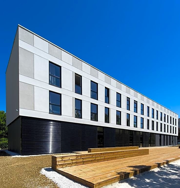 Adonis Dijon Maison Internationale