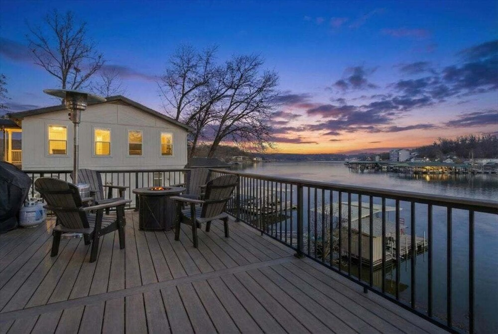 Lakefront House w/ Private Dock, 2 Slips, Dock Bar & Kayaks at 2mm
