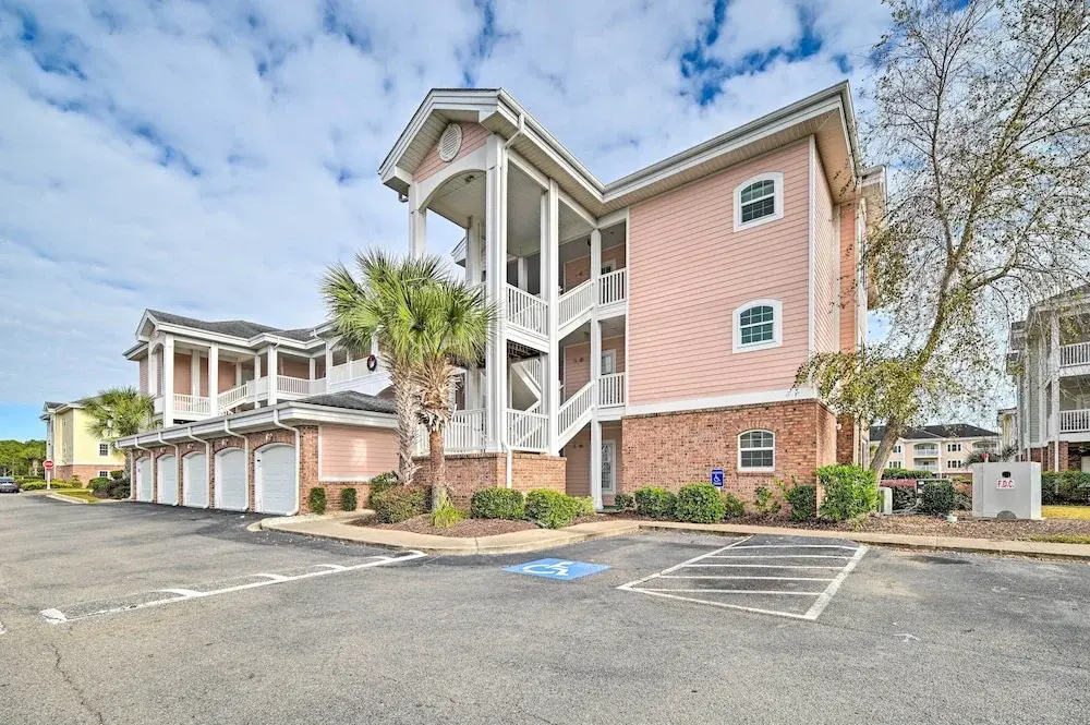 Bright Myrtle Beach Condo w/ Balcony!