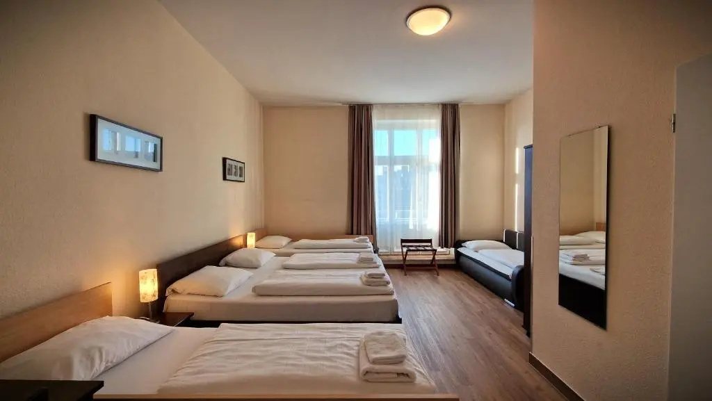 Standard Quintuple room