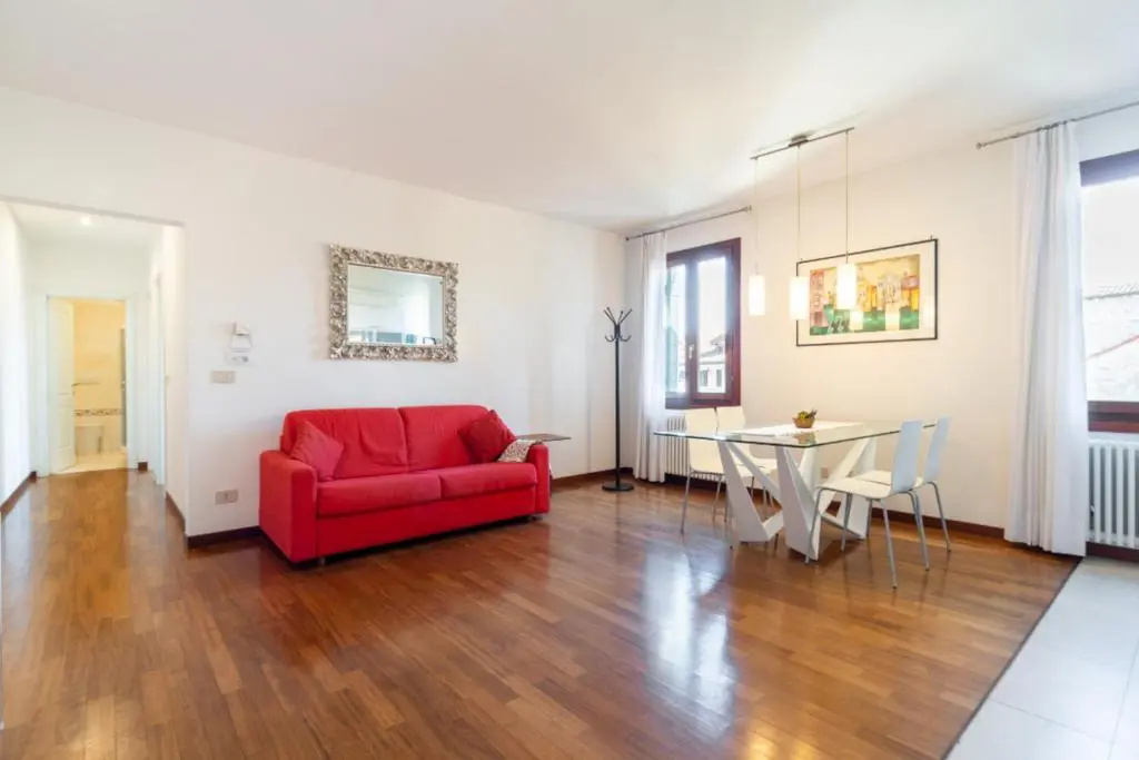 2 Bedrooms Apartment with garden view