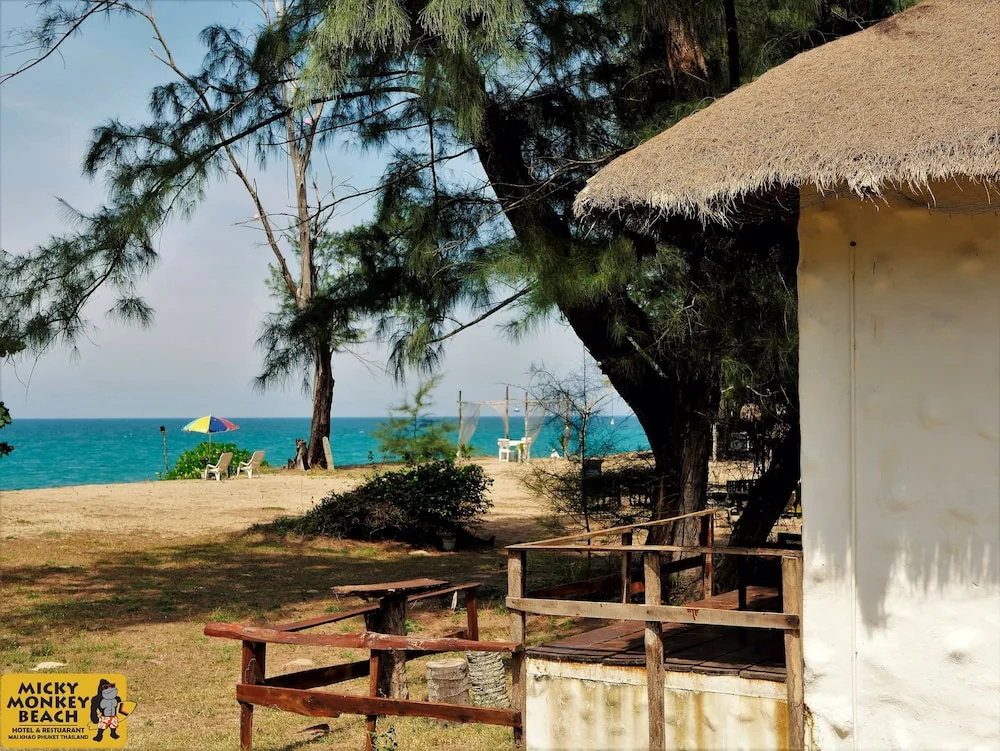Micky Monkey Beach Hotel Phuket Maikhao Thailand - Chambres