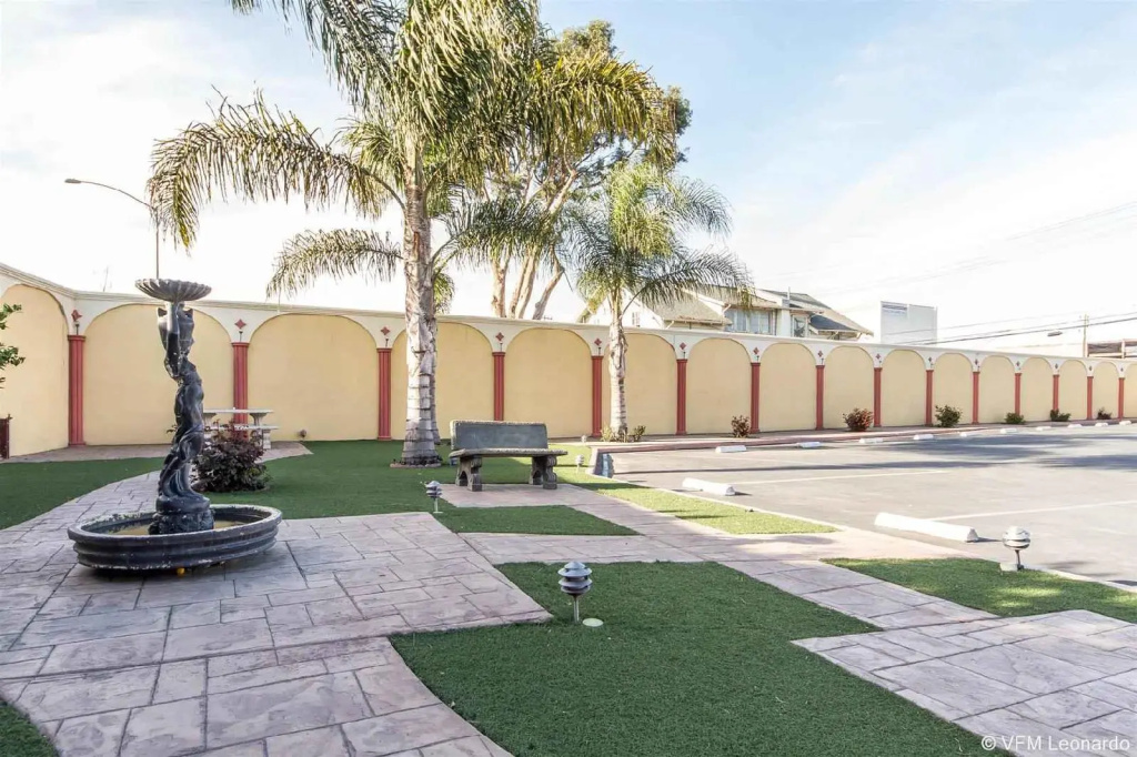 Rodeway Inn & Suites Near The Coliseum & Arena
