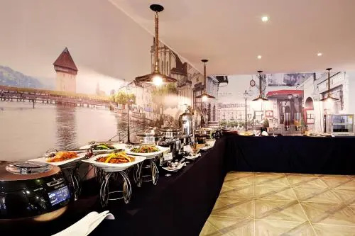 Food & Beverage