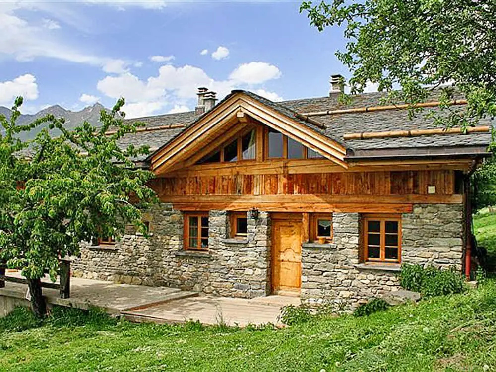 Charming Cottage Located in a Small Traditional Mountain Village