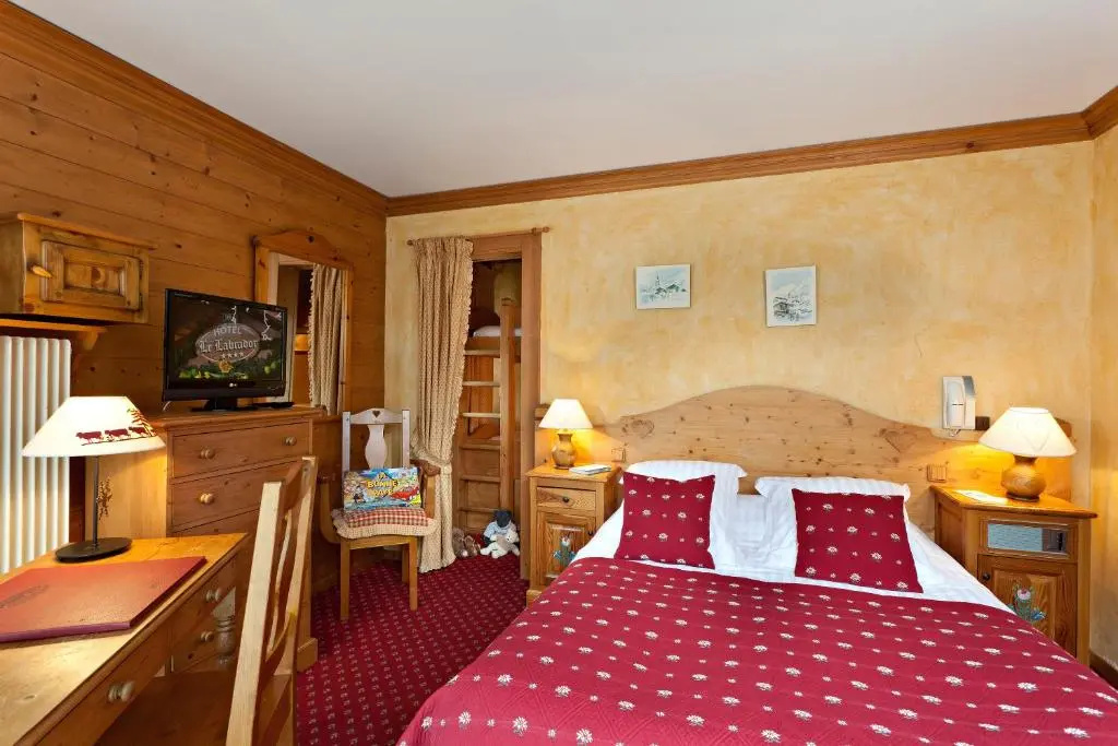 Chalet-Hotel Le Labrador, The Originals Relais - Chambres