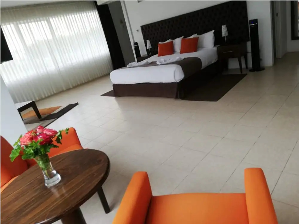 Lobby & Reception
