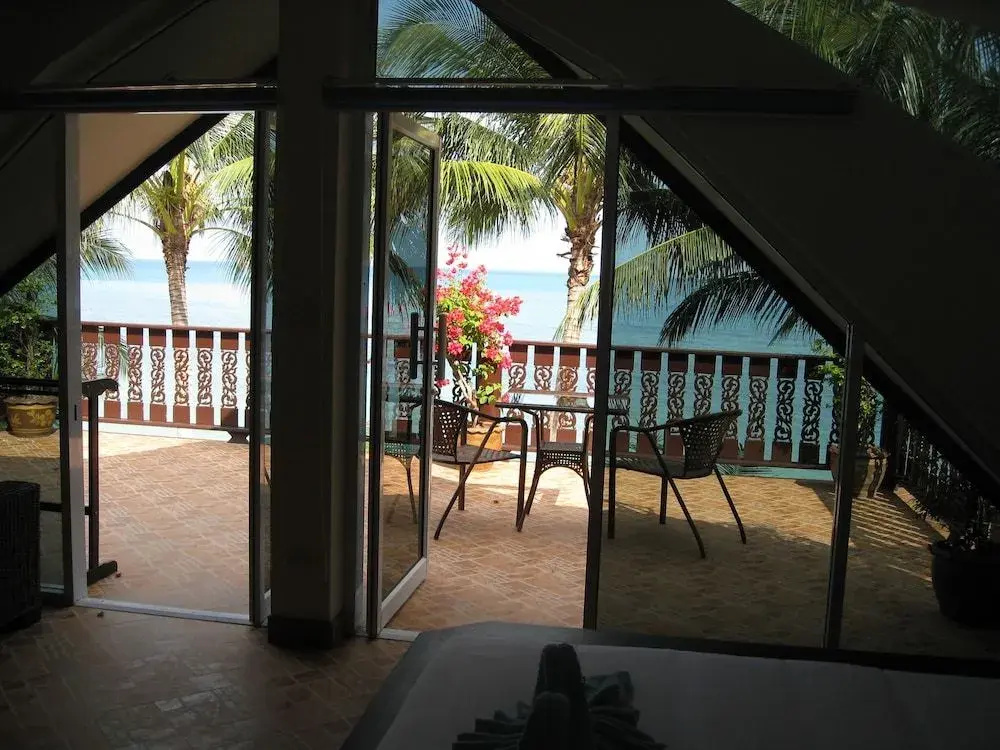 Coconut Laguna Villas