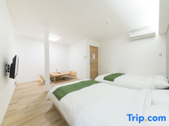 house near Tanimachi Rokuchome Subway Station. 사진 1