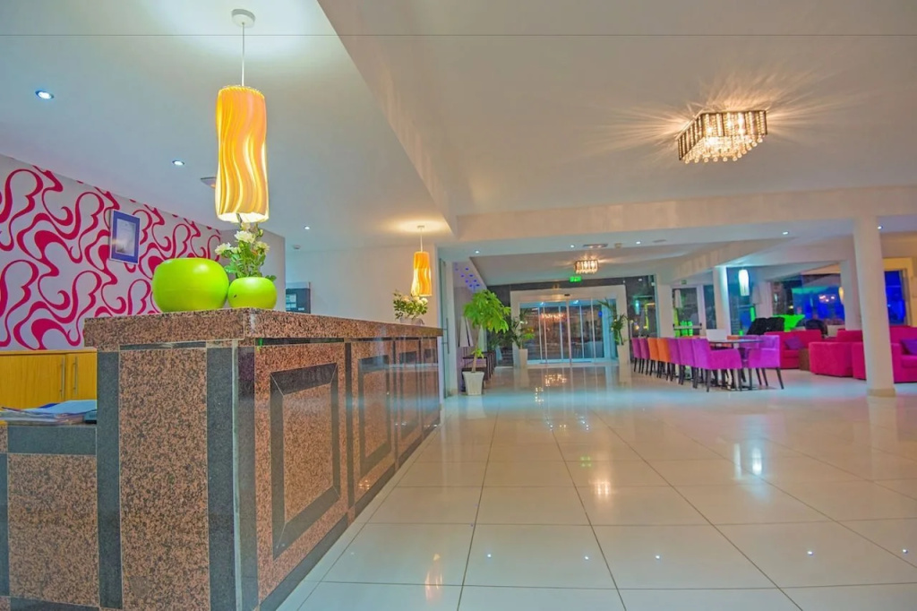 Marlita Beach Hotel Apartments — фото