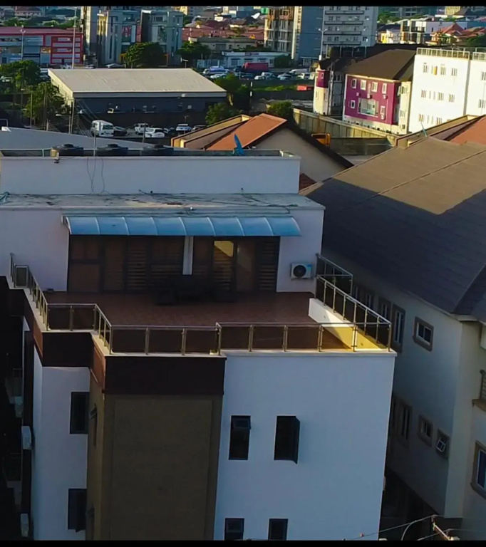 Stiyos Shortlet homes- Tastefully Furnished 3 Bedroom