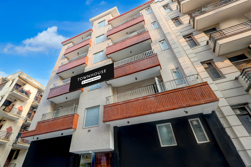 Super Townhouse Phase 3 DLF Cyber City