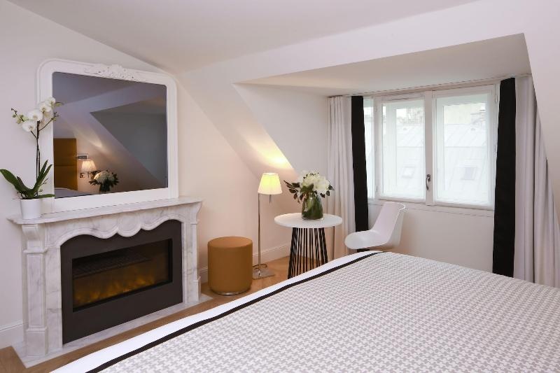 Hotel R de Paris 115