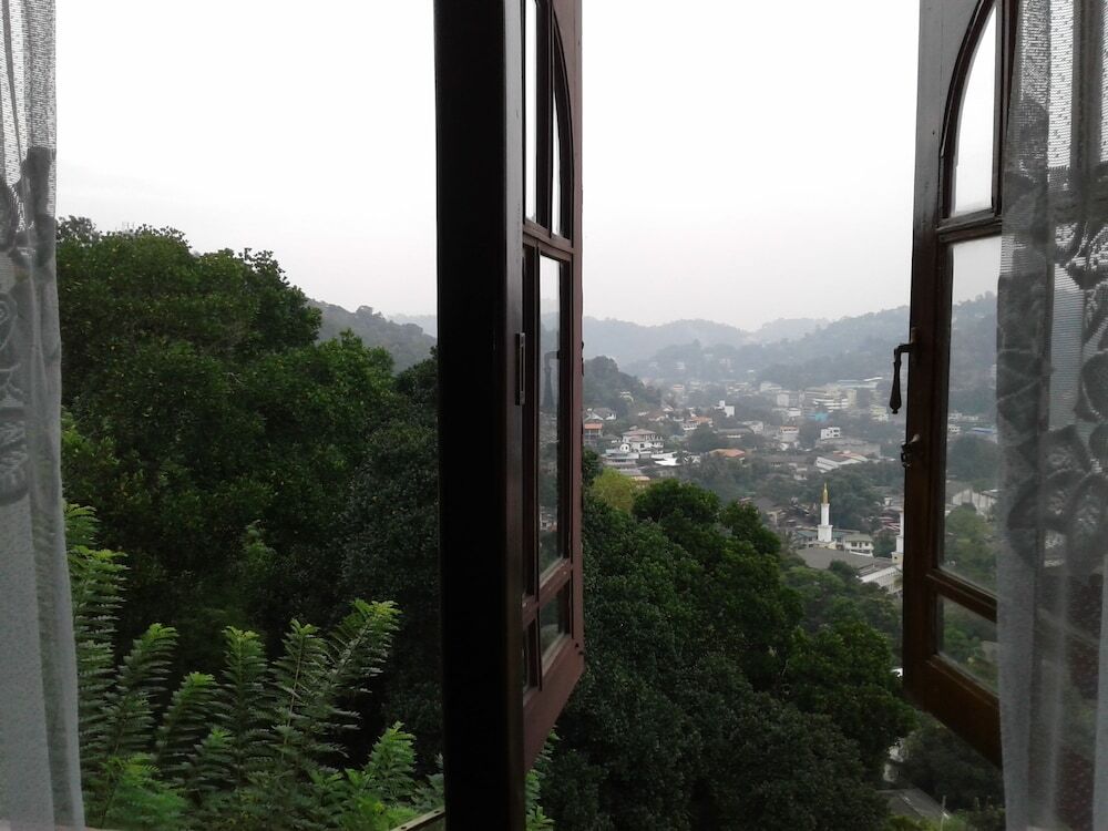 Kandy View Garden Hotel