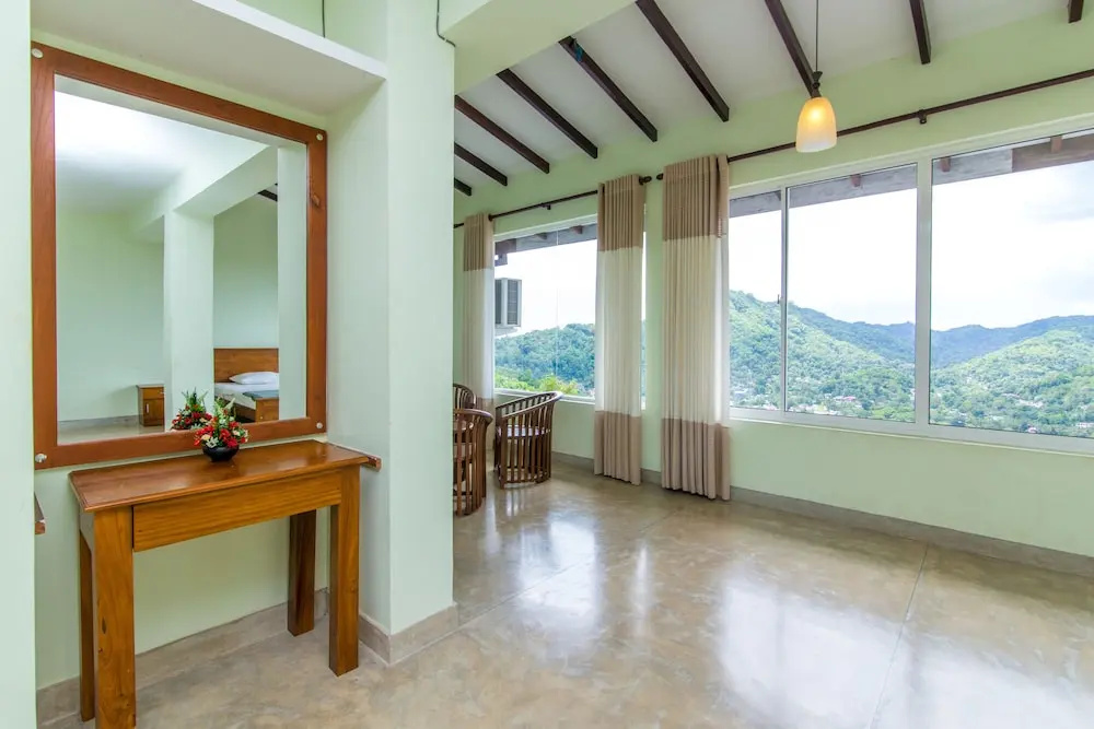 2 Bedrooms Deluxe Quadruple room with mountain view