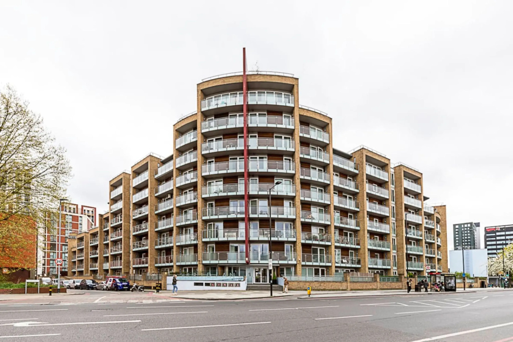 Bright Battersea Apartment
