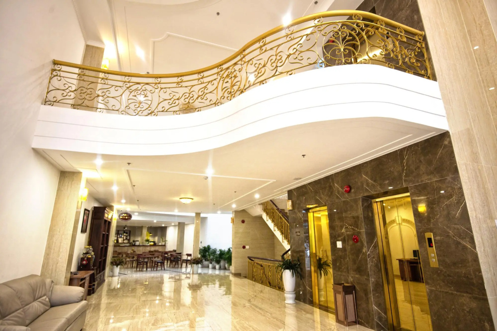 Lobby & Reception