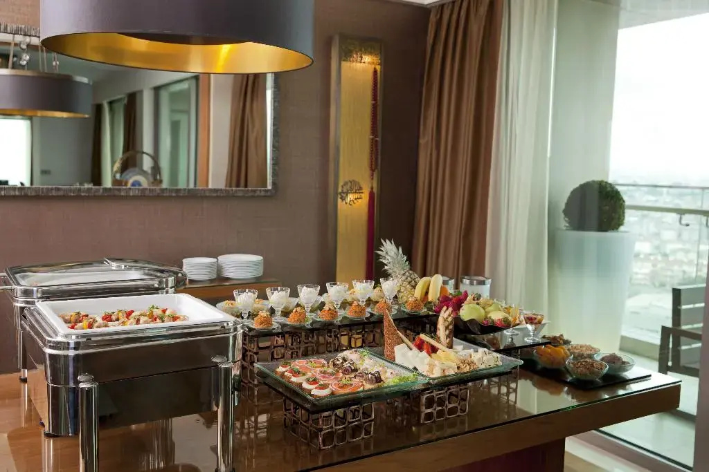 Food & Beverage