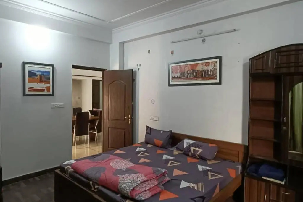 3 BHK In VIP Area, Hazrat Ganj, Lucknow