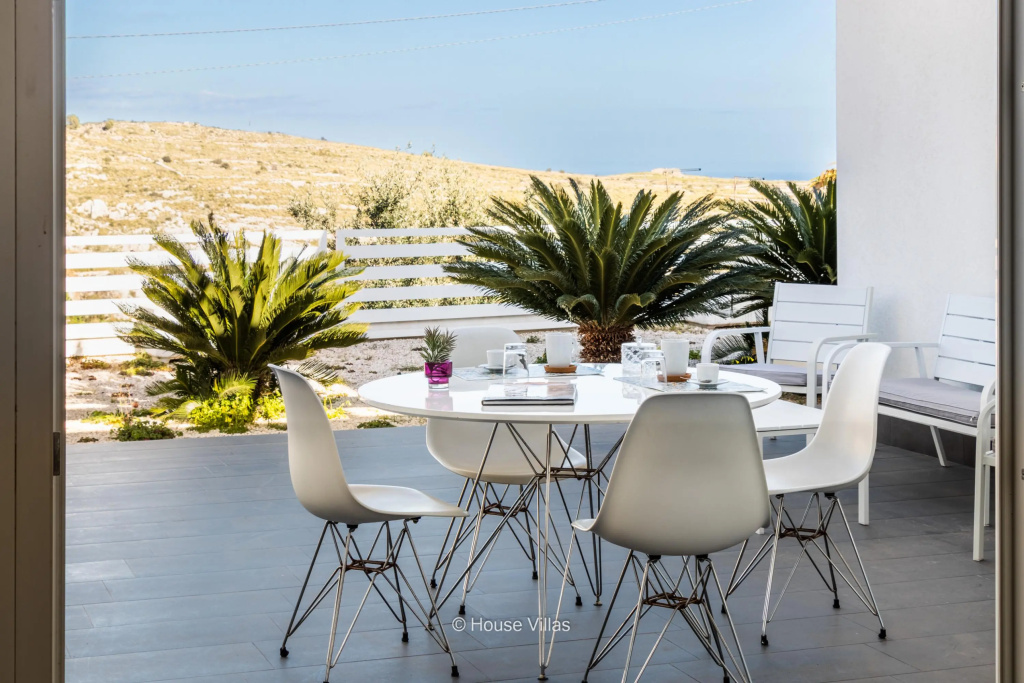 Albantica In Avola With 3 Bedrooms And 3 Bathrooms