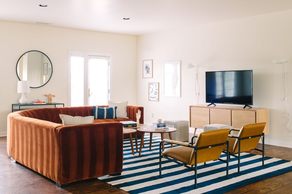 Warhol by AvantStay | Estate w/ Wine Cty Views | Sleeps 28! — 5