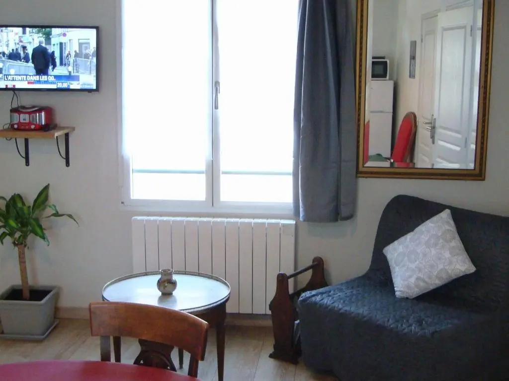 Voir la photo 2 — Gîte Montreuil-le-Henri, 2 pièces, 2 personnes - FR-1-410-225