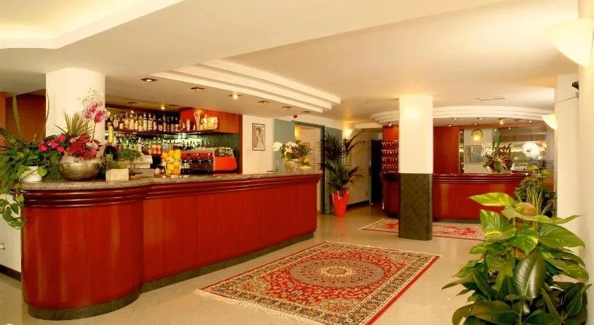 Lobby & Reception